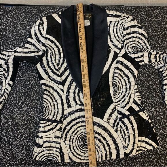 Genny Oro Sequence Blazer - Picture 2 of 13